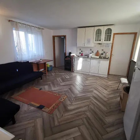Holiday home Cabanuta Fara Fite Provita de Jos